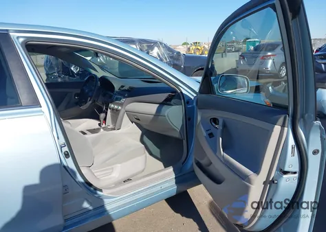 2009 Toyota Camry Le z USA, uszkodzony, nr VIN 4T1BE46K79U830776